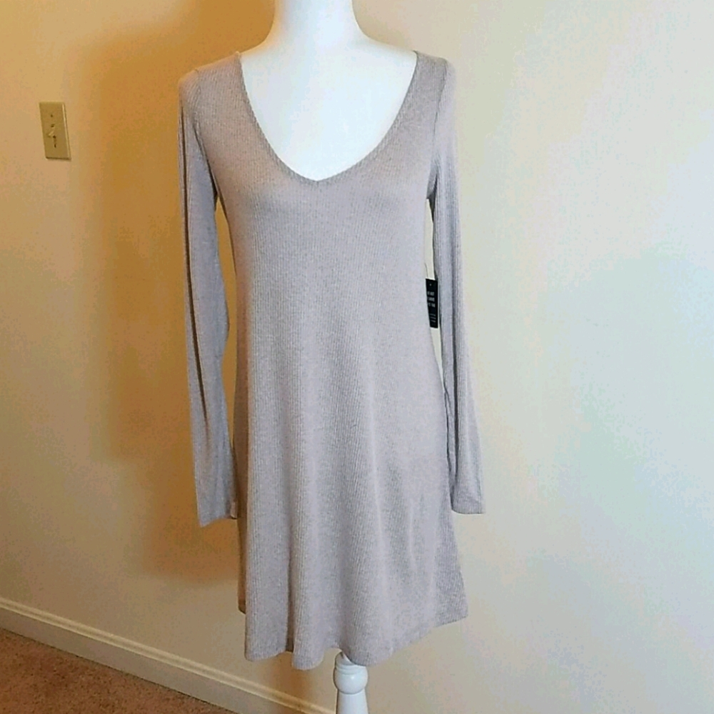 Express tan camel colored ribbed v-neck midi dress